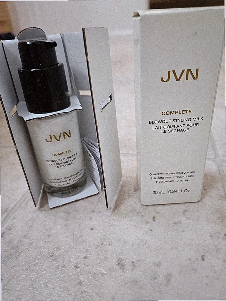 JVN Complete Blowout Styling Milk 0.84 fl oz Heat Protection Vegan Silicone-Free